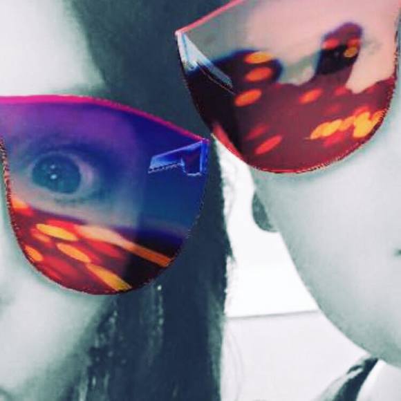 Meet your Posher, Mindy - Picture 1 of 1